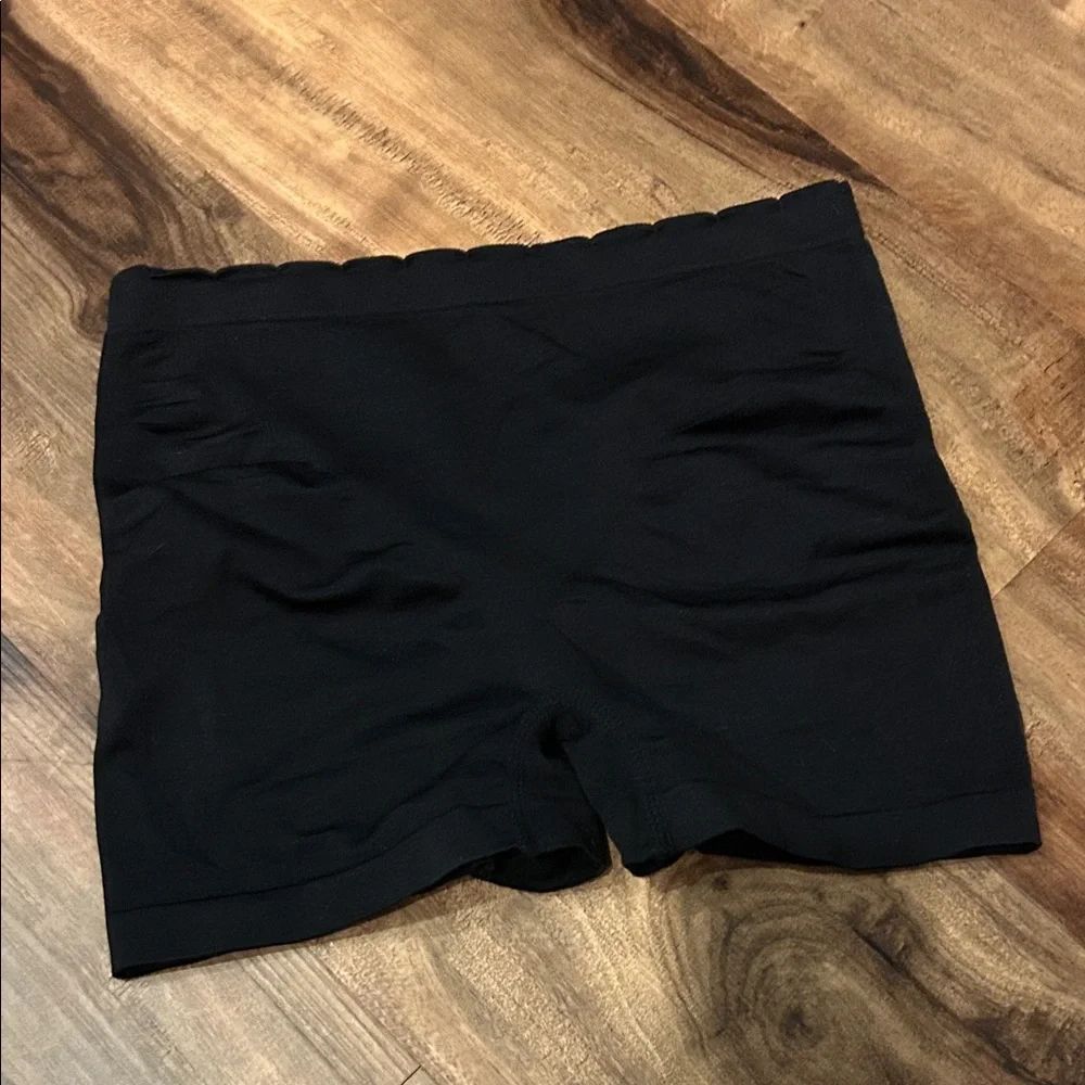 Marilyn Monroe Black Spanks Shorts - Picture 6 of 6